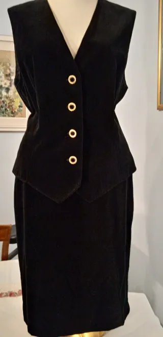 Completo velluto nero donna. Gonna gilet