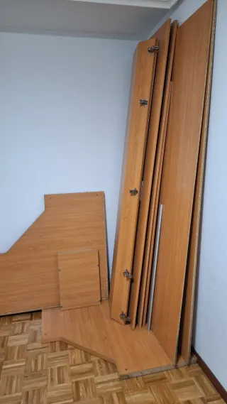 Mueble empotrado de madera