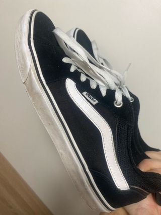 Zapatillas Vans Negras y Blancas