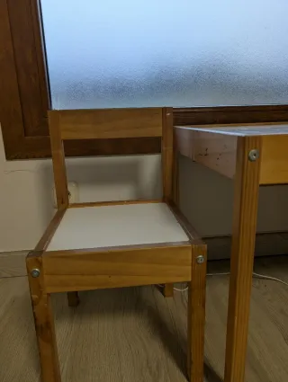 Mesa y 2 Sillas Infantiles Madera