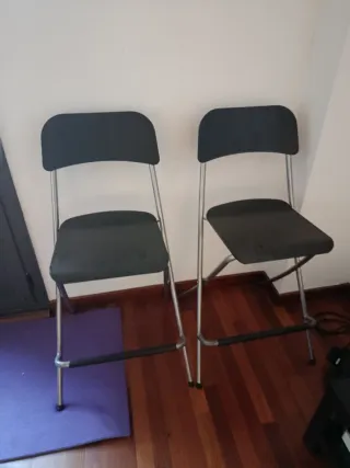 Sillas Altas Plegables Negras y Plateadas