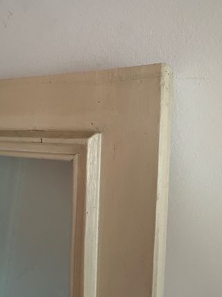 Puerta de madera con cristal