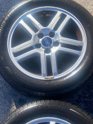 Llantas Ford Focus C-Max 2015