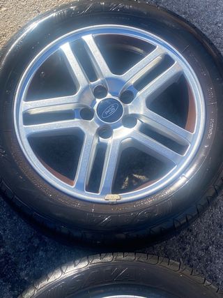 Llantas Ford Focus C-Max 2015