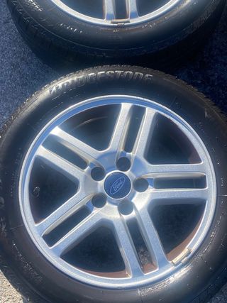Llantas Ford Focus C-Max 2015