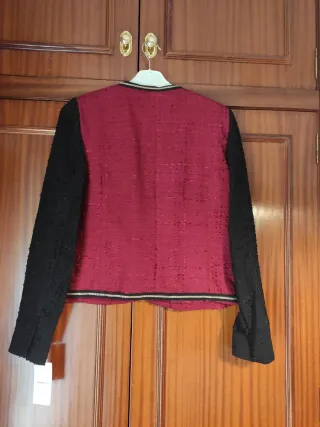 Chaqueta Mango corta roja y negra