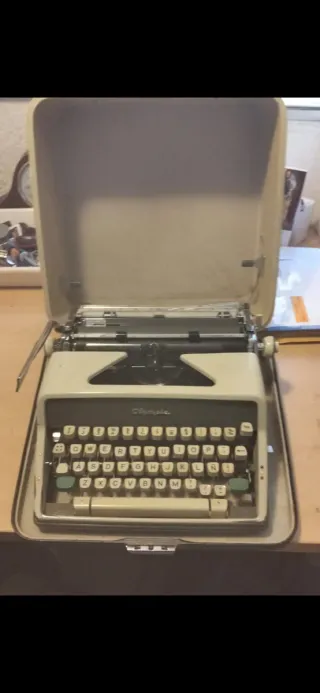 Máquina de escribir Olympia