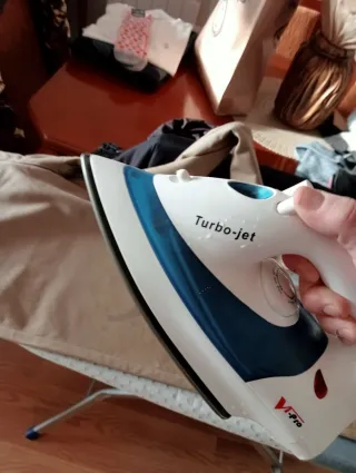 Plancha de vapor inalámbrica Turbo-jet