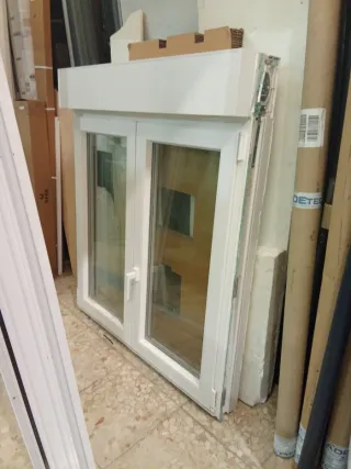 Ventana PVC abatible blanca