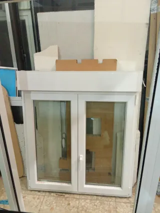 Ventana PVC abatible blanca