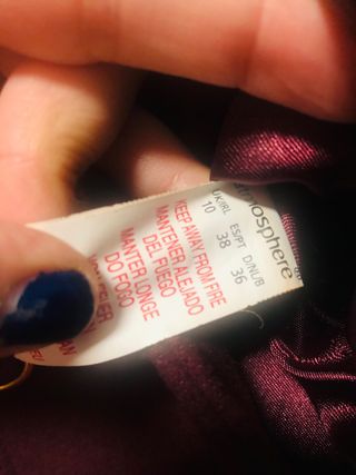 Abrigo color vino estilo militar