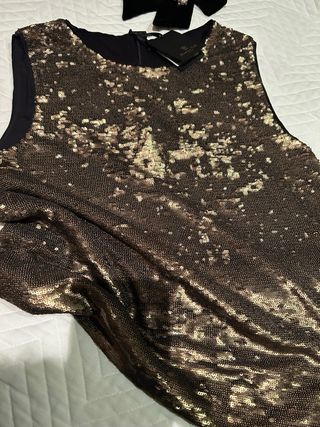 Top lentejuelas Massimo Dutti negro y dorado