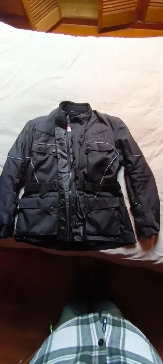 Dos cazadoras de moto nuevas talla S y talla 2xl