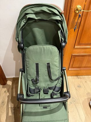 Carrito de bebé plegable verde