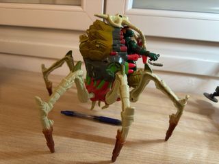 Figura Tortugas Ninja con araña vehicular