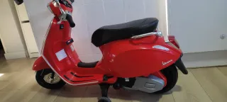 Vespa Eléctrica 6V Niños Casi Nueva