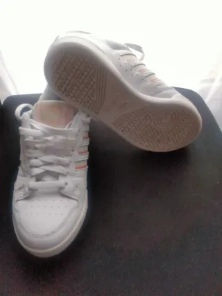 Zapatillas Adidas Blancas y Naranja