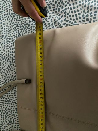 Bolso de hombro beige