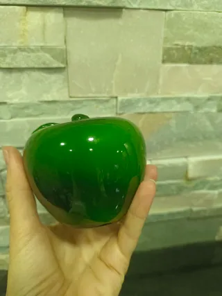 Figura de cristal verde