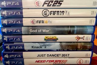 PS4 Slim 500GB + 2 Mandos + 8 Juegos