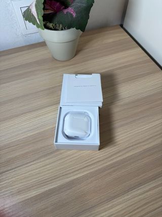 Apple AirPods 4 Blancos