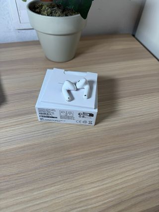 Apple AirPods 4 Blancos