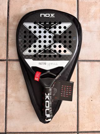 Pala Pádel NOX AT10 12K Agustín Tapia
