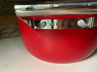 Pentola Smeg Rossa con coperchio trasparente