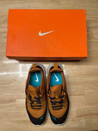 Zapatillas Nike Air Max Naranja y Negro