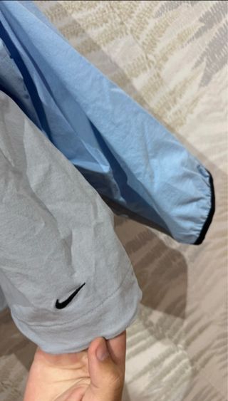 Chaqueta Cortavientos Nike Azul y Gris