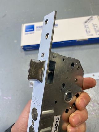 Fechadura Tesa Assa Abloy R200-R100