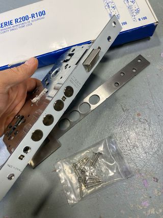 Fechadura Tesa Assa Abloy R200-R100