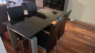 Mesa de comedor cristal y metal
