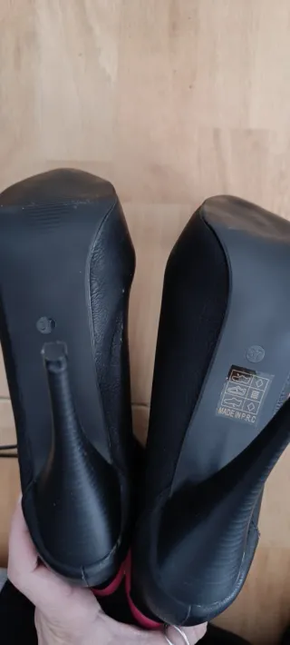 Botines Tacón Aguja Negro y Rosa con plataforma.