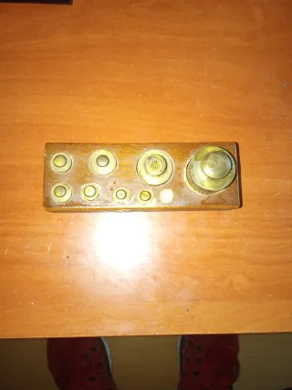 Antigua juego de pesas de latón