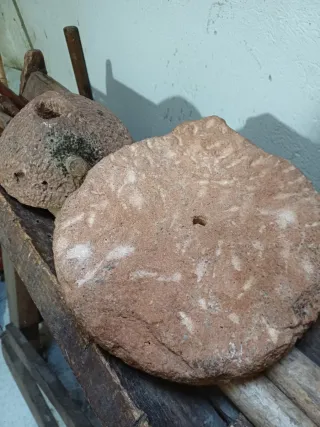Bonito Molino de piedra para cereales