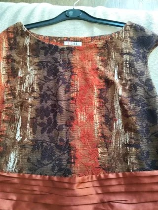 Vestido estampado floral marrón