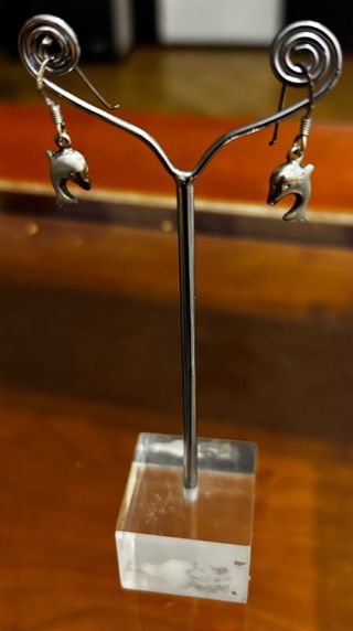 Pendientes de plata con forma de delfín