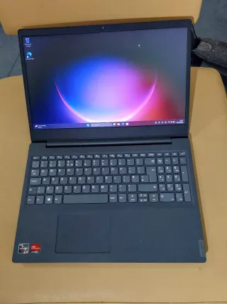 Lenovo Ryzen SSD Año2023