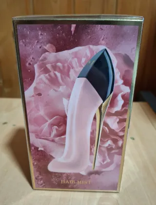 Good Girl Blush Hair Mist de Carolina Herrera.