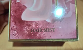 Good Girl Blush Hair Mist de Carolina Herrera.