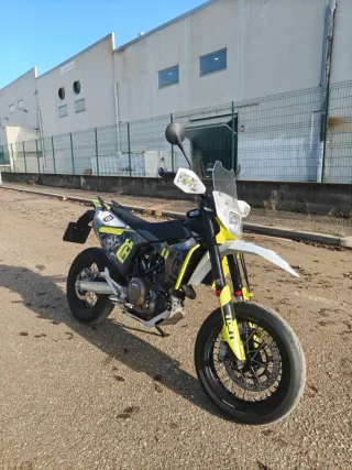 Husqvarna 701 Supermoto