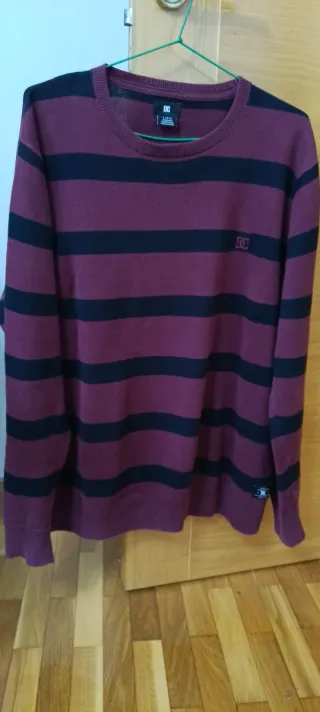 Jersey DC Shoes Rayas Granate y Negro