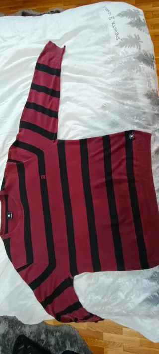 Jersey DC Shoes Rayas Granate y Negro