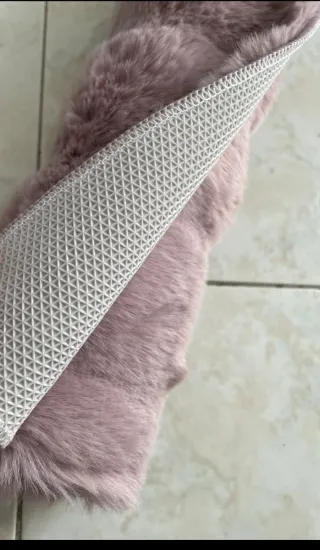 Tappeto rosa in poliestere