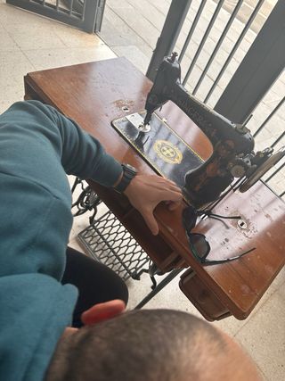 Máquina de coser SINGER Antigua Lotus