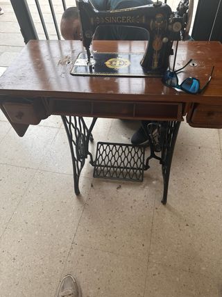 Máquina de coser SINGER Antigua Lotus