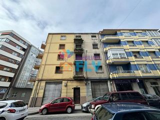 Edificio en venta en Ventiun en Ourense