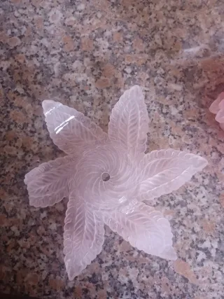 Flores para candeeiros em plástico rosa