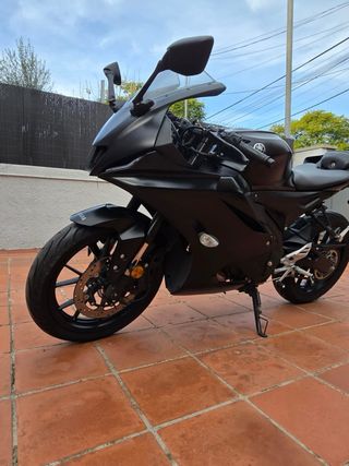 Yamaha R125 2023 Negra – 2.800 km –